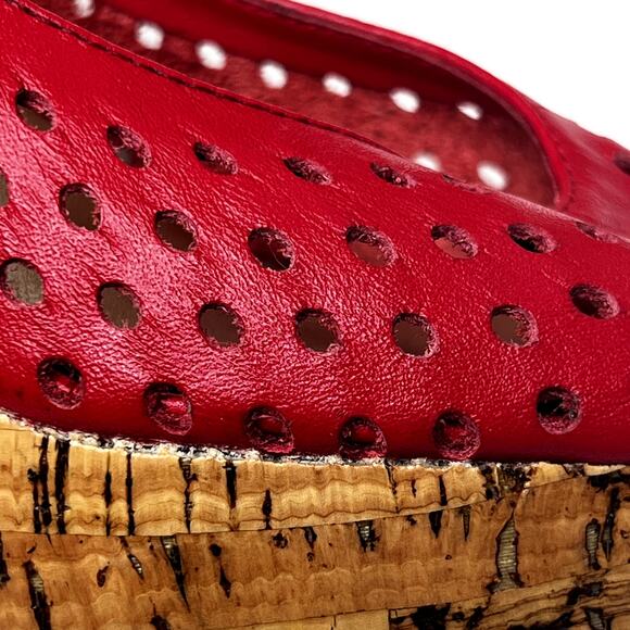 Steve Madden Visible Platform Open Toe Wedge Heels Perforated Red Leather 6 B - Picture 9 of 13
